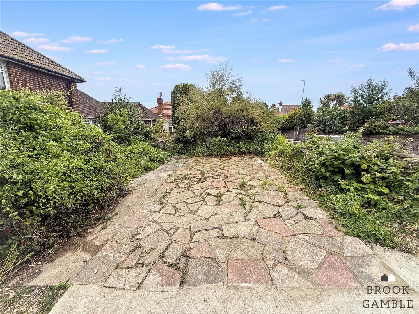 3 Bedroom Apartment. East Dean Road in Eastbourne,  14